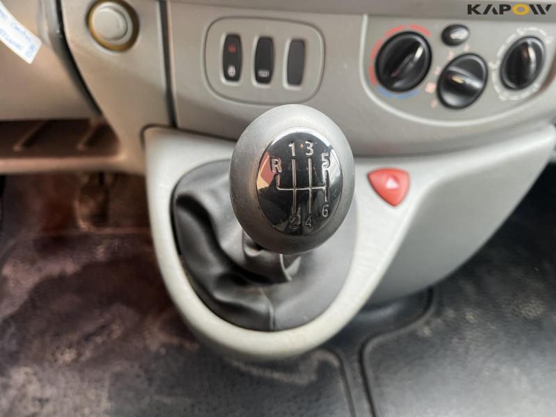 Opel Vivaro 1.9DTI panel van 29