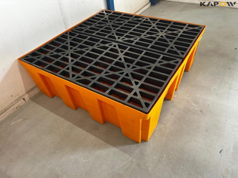 Oil collecting tray 1