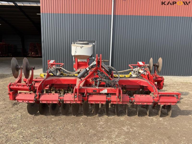 Pöttinger terradisc 4001 harrow with seed equipment 2