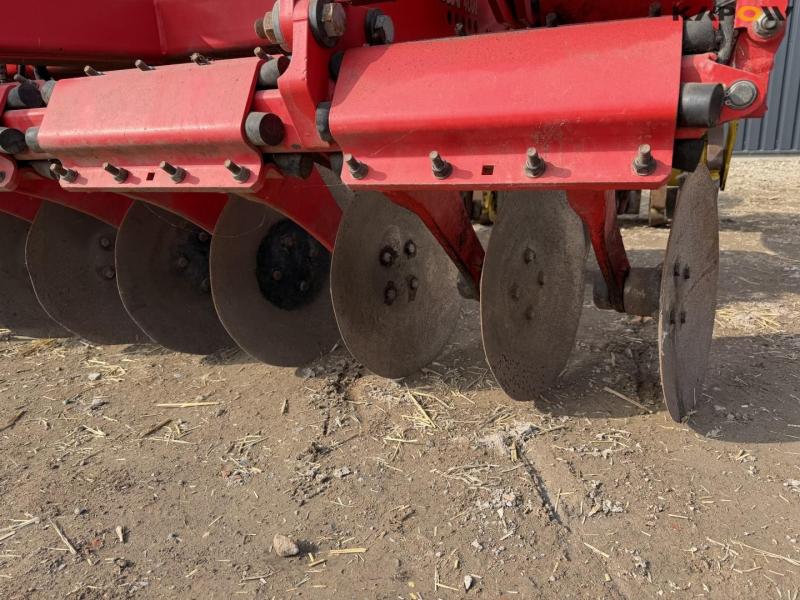 Pöttinger terradisc 4001 harrow with seed equipment 10
