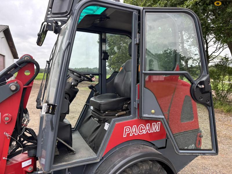 PACAM 3040 skid steer loader with cabin 56