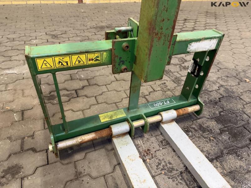 Pallet forks with 3 points 14