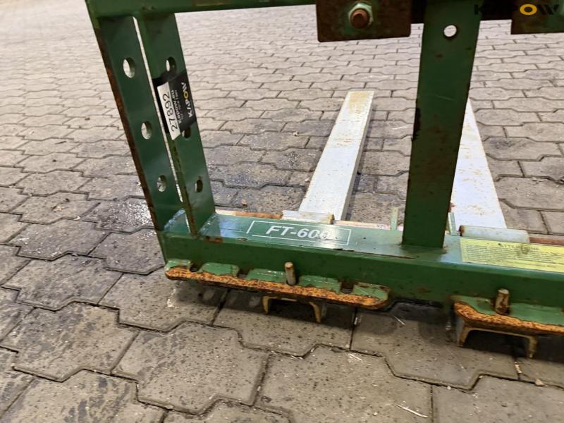 Pallet forks with 3 points 17