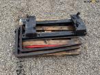 Pallet forks with euro hitch 8