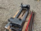 Pallet forks with euro hitch 10