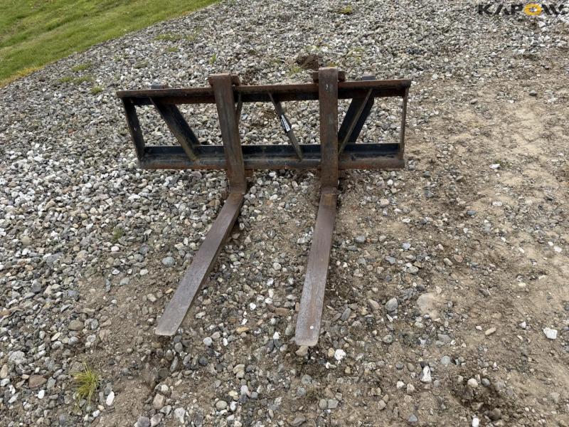 Pallet forks with Euro hitch 2