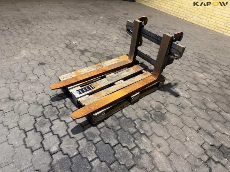 Pallet forks with giant hitch 1