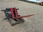 Pallet forks with excavator hitch 2