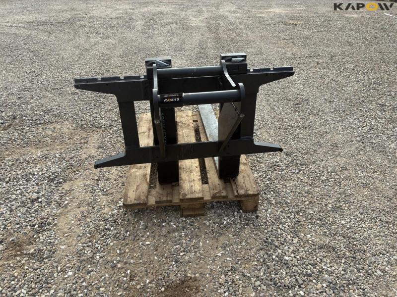Pallet forks with excavator hitch 5
