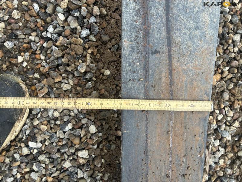 Quick-change pallet forks 13