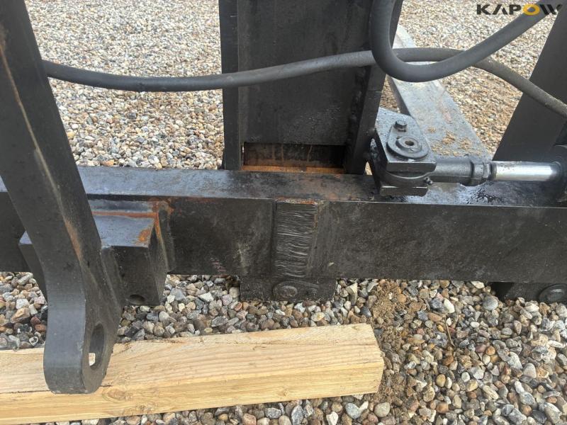 Quick-change pallet forks 21