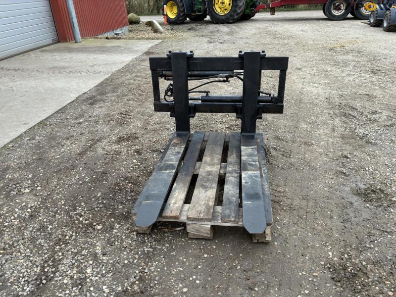 Quick-change pallet forks 3