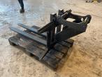 Pallet forks with Hydrema hitch 7