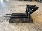 Pallet forks with Hydrema hitch 8
