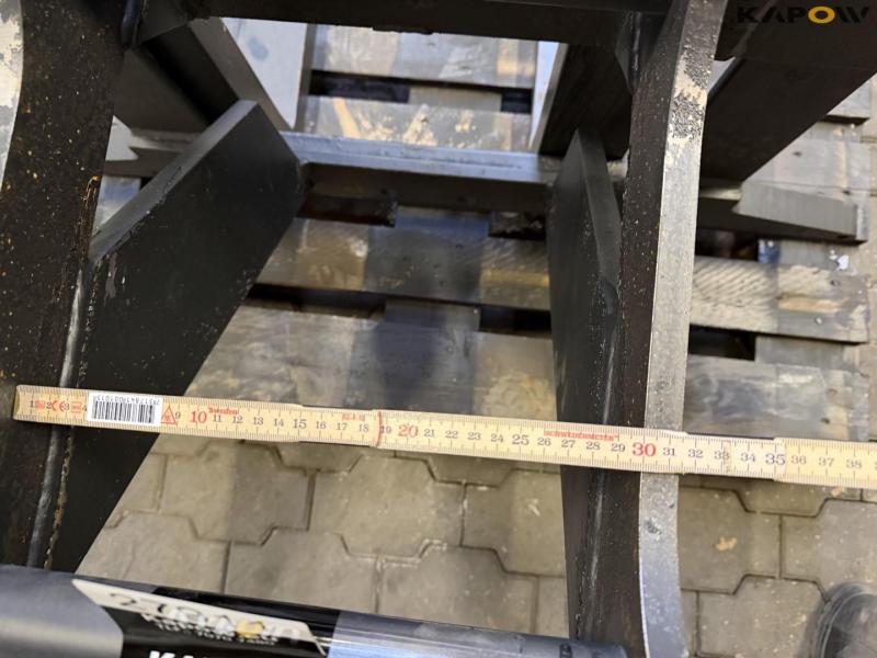 Pallet forks with Hydrema hitch 12