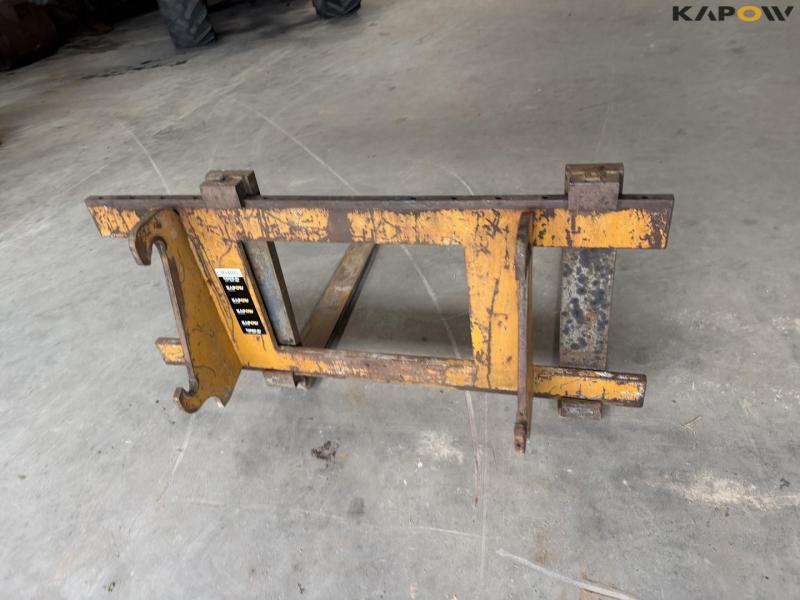 Pallet forks with Hydrema hitch 6