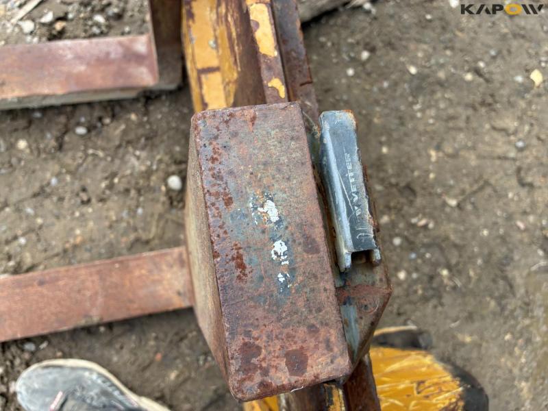 Pallet forks with Hydrema hitch 9