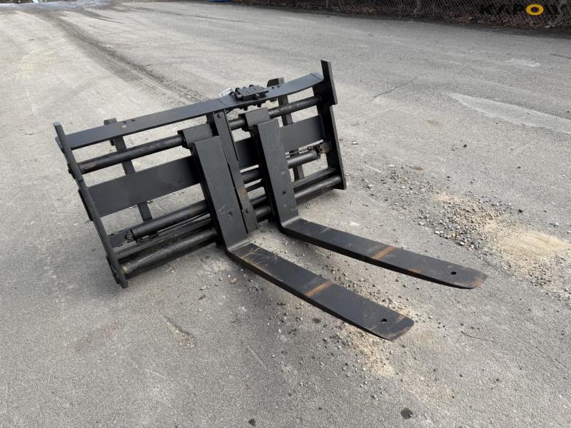 Pallet forks with side shift, Volvo hitch 3
