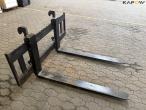 Pallet forks with Volvo brackets 3