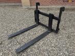 Pallet forks with Volvo hitch 1