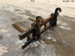 Pallet forks with Volvo Hitch 7
