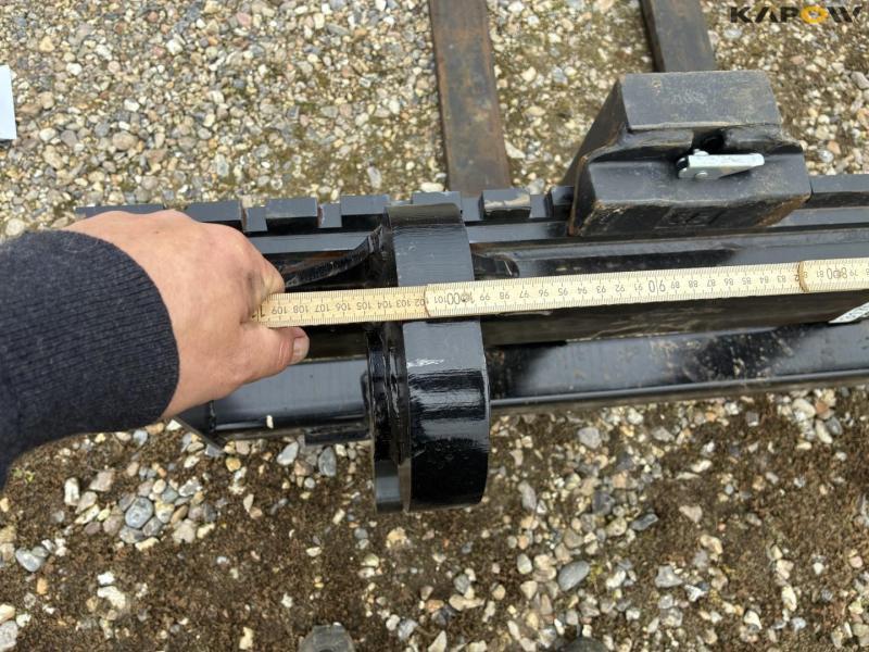 Pallet forks with Volvo hitch 10