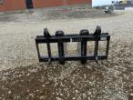 Pallet forks with Volvo hitch 4