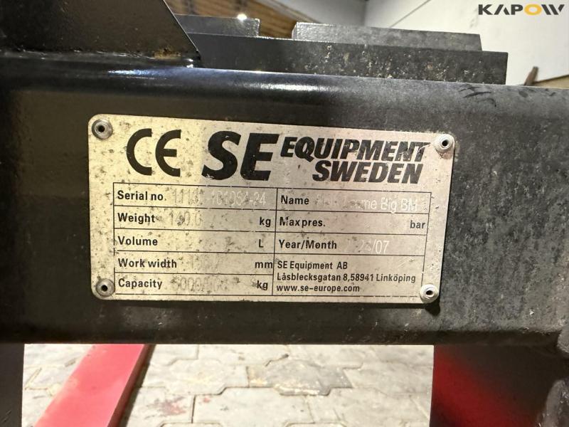 Pallet forks with Volvo hitch 11