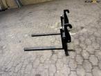 Pallet forks with Weidemann hitch 8