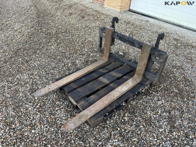 Pallet forks with Weidermann Hitch 1