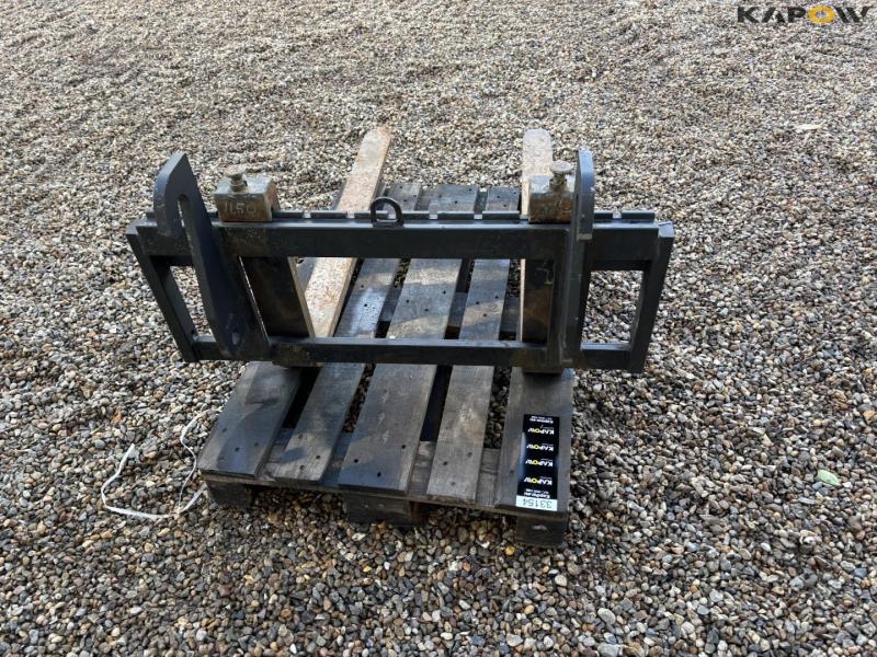 Pallet forks with Weidermann Hitch 6