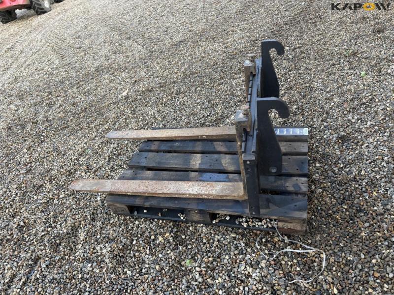 Pallet forks with Weidermann Hitch 8