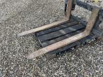 Pallet forks with Weidermann Hitch 9