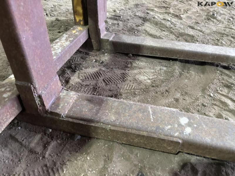 Pallet forks for lifts 12