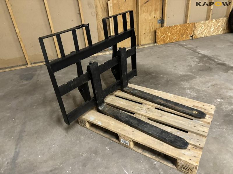Pallet forks for mini loader 3