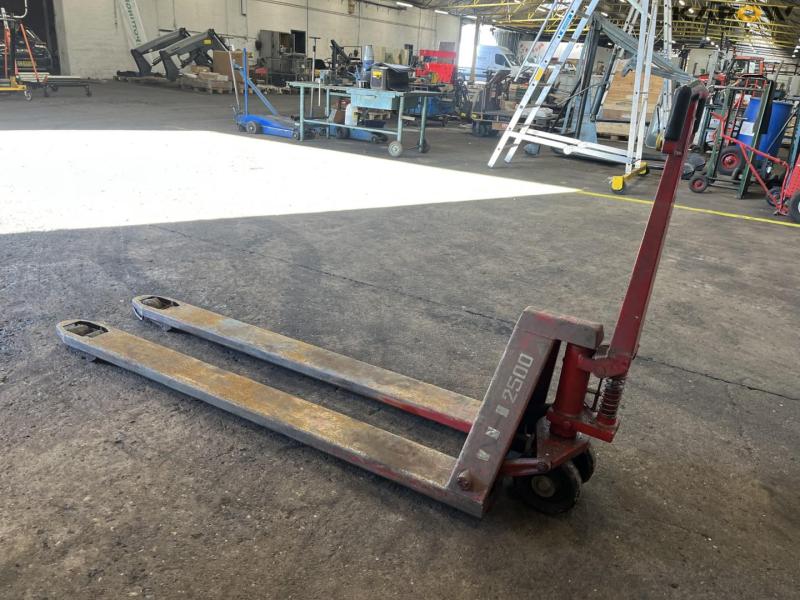 Pallet truck 2500kg 7