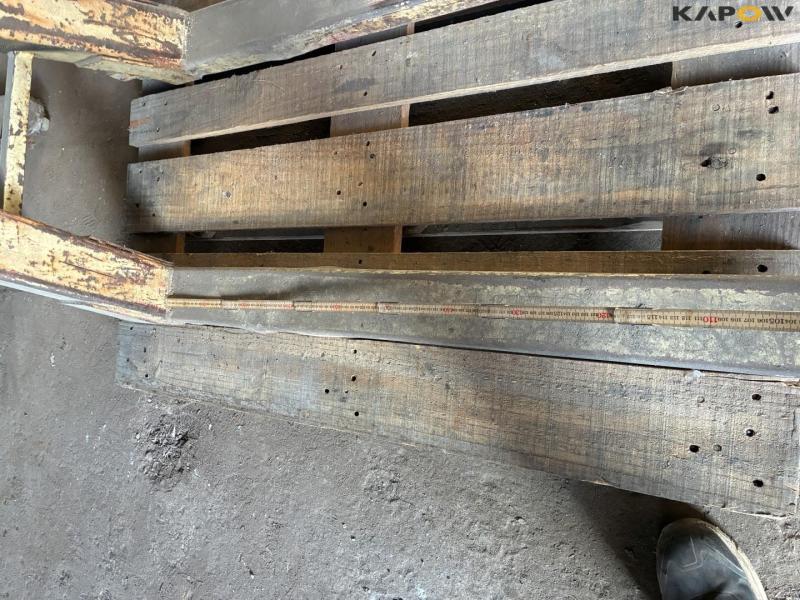 Pallet lifter for crane 5