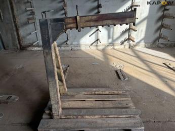 Pallet lifter for crane