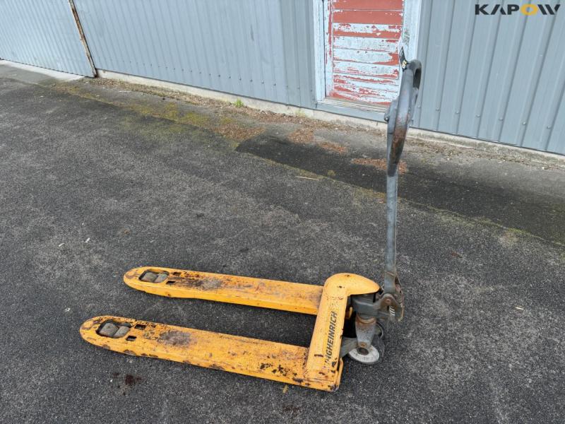 Pallet truck 8