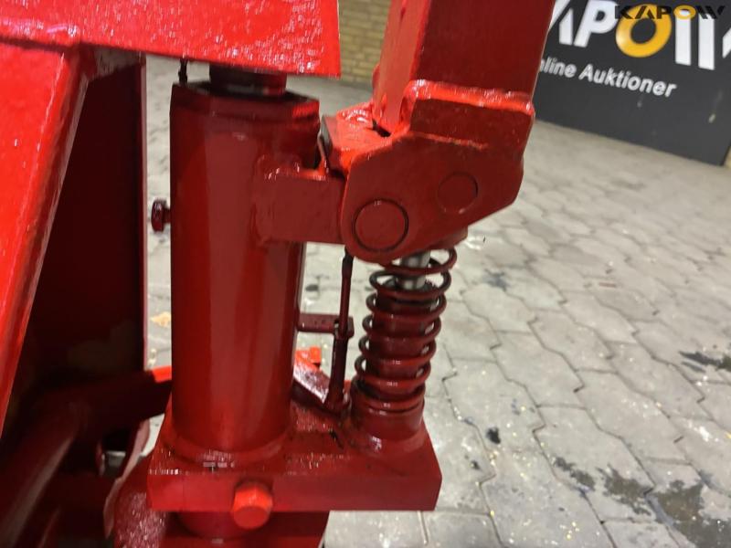 Pallet truck 13