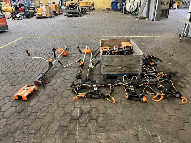 Pellenc brushcutter with batteries and backpack straps 6