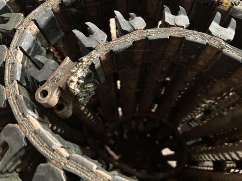 Spike tape for potato harvester 11