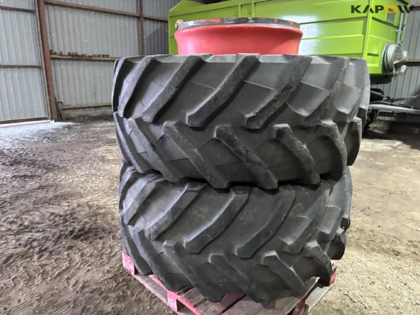 Pirelli 800/65-28 twin wheels 4