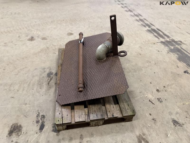 Plate with lift arm pull 4