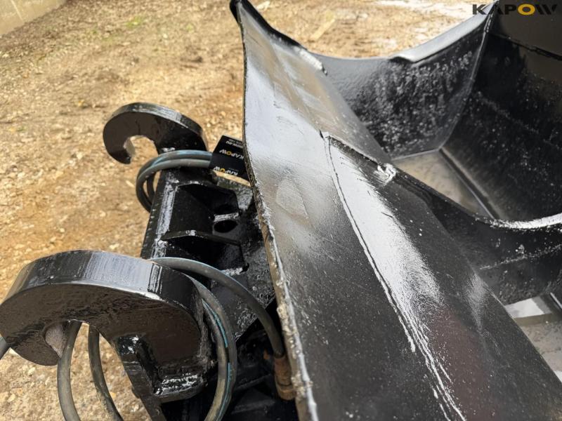 Grading bucket with Beco hitch 19
