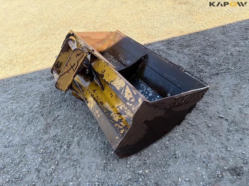 Grader bucket with Hydrema hitch 5