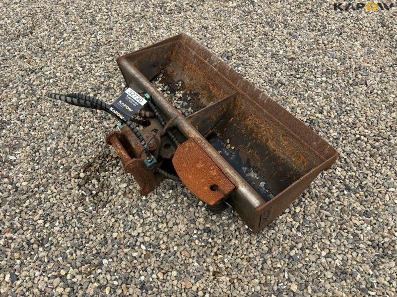 Grading bucket with S30 hitch 5