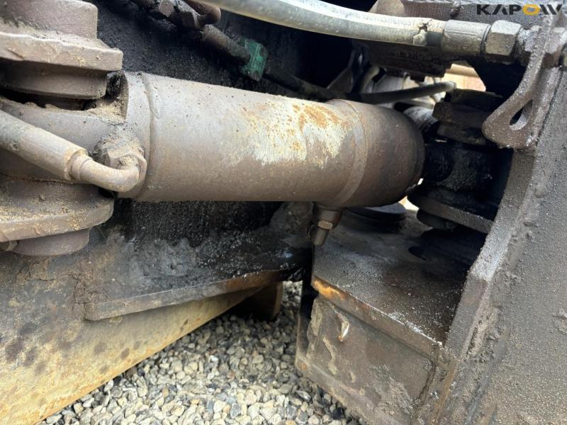 Grader bucket with S70 hitch 9