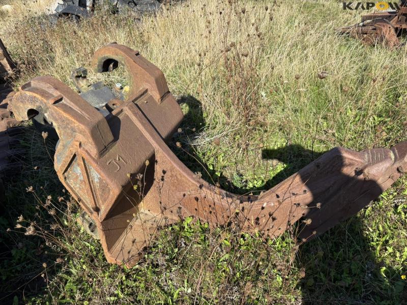 Grader bucket and digging tooth 18