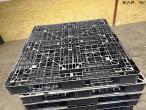 Plastic pallets - 11pcs 9